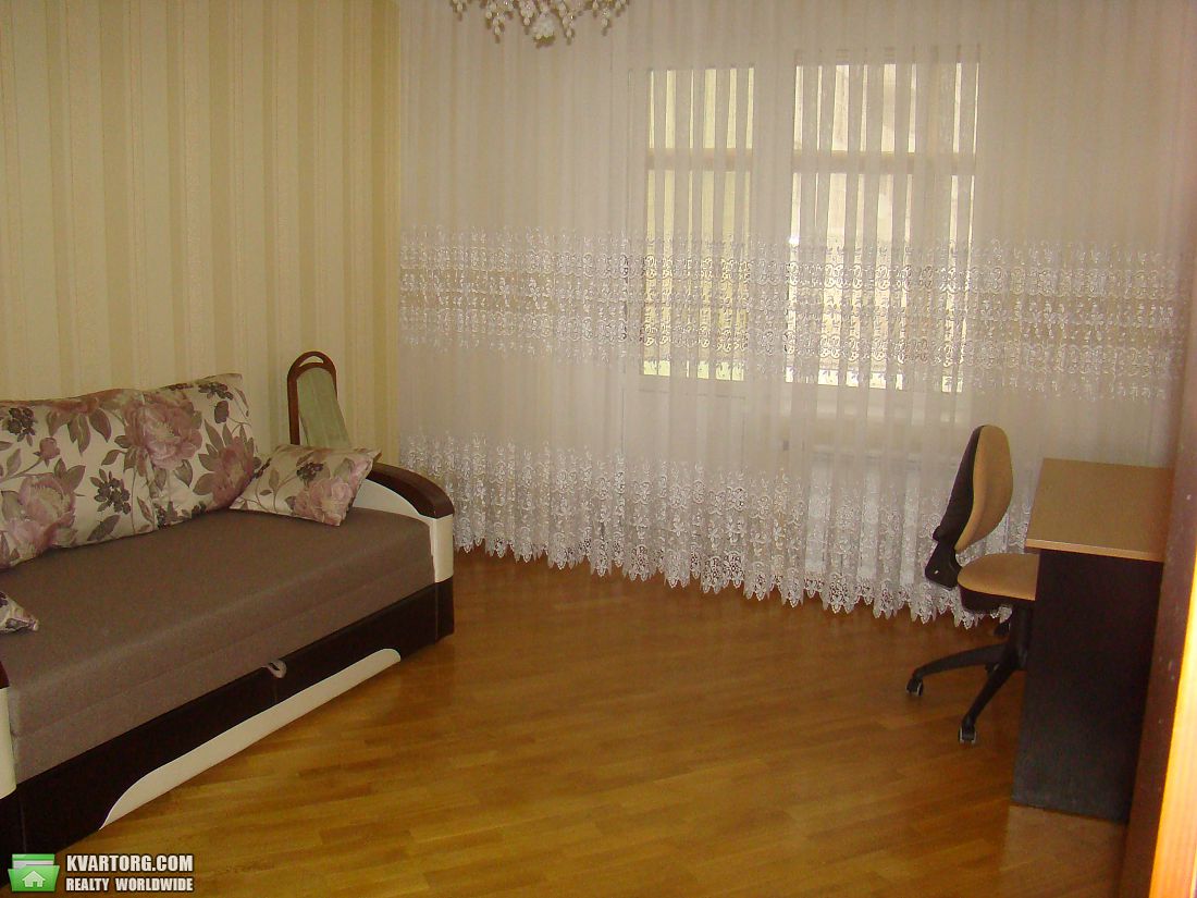 Rent out 3-room apartment. Киев,  Ирпенская — photo 2