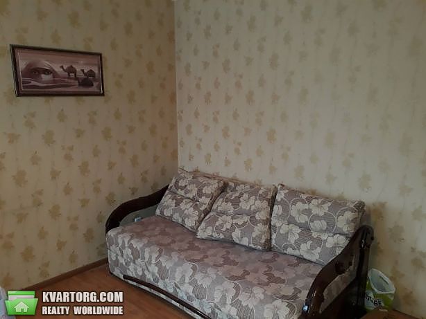 Rent out 2-room apartment. Киев,  Ирпенская — photo 4