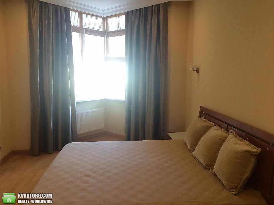 Rent out 3-room apartment. Киев,  Щорса — photo 8