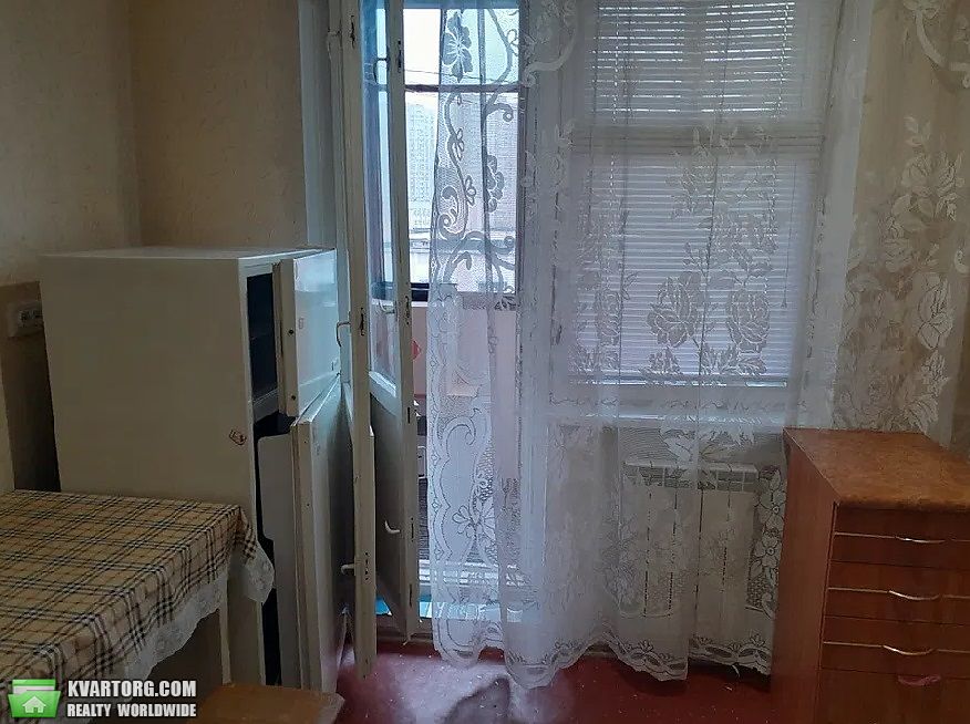Rent out 1-room apartment. Киев,  Кошица — photo 4