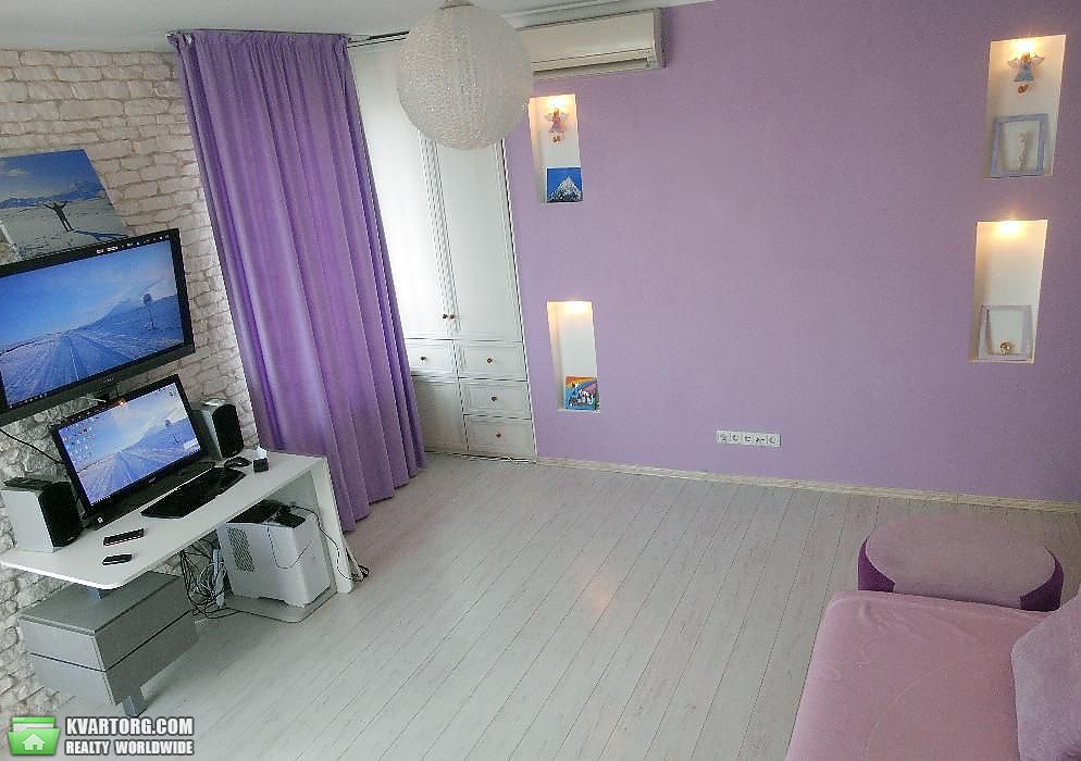 Sell 2-room apartment. Киев,  Днепровская наб — photo 2