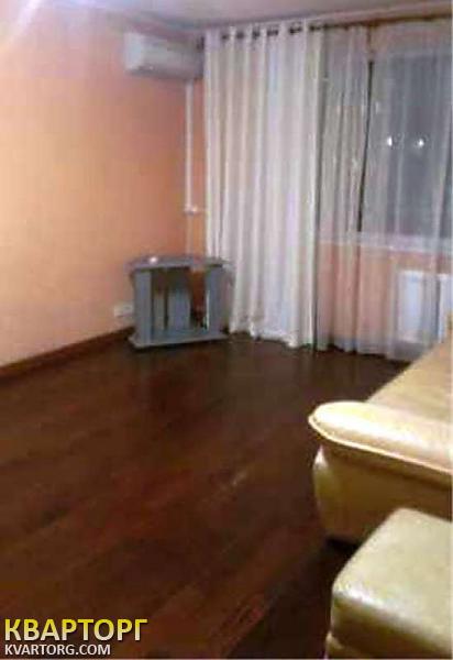 Rent out 2-room apartment. Киев,  Приречная — photo 1