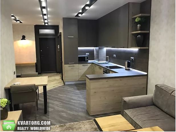 Rent out 2-room apartment. Киев, Деловая — photo 1