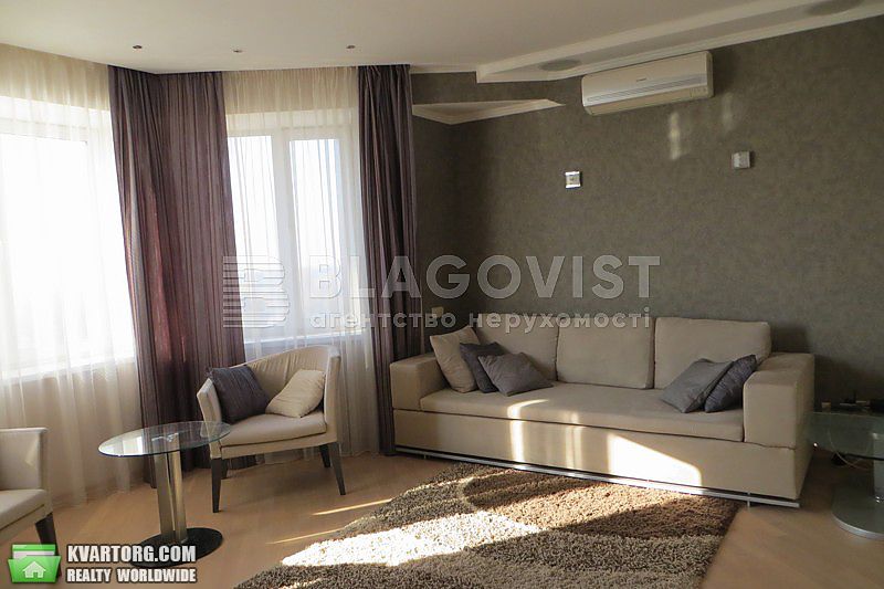 Rent out 2-room apartment. Киев,  Никольско-Слободская — photo 1