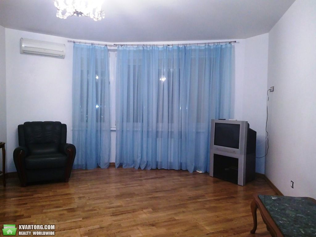 Rent out 2-room apartment. Киев,  Луначарского — photo 7