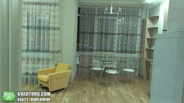 Rent out 2-room apartment. Киев,  Комарова — photo 2