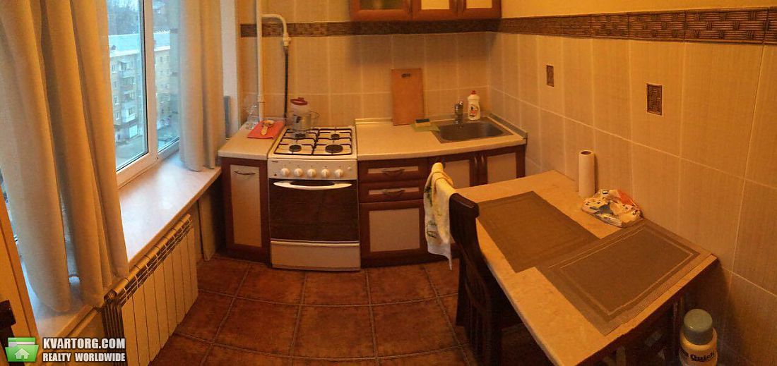 Rent out 2-room apartment. Киев,  Кловский спуск — photo 1