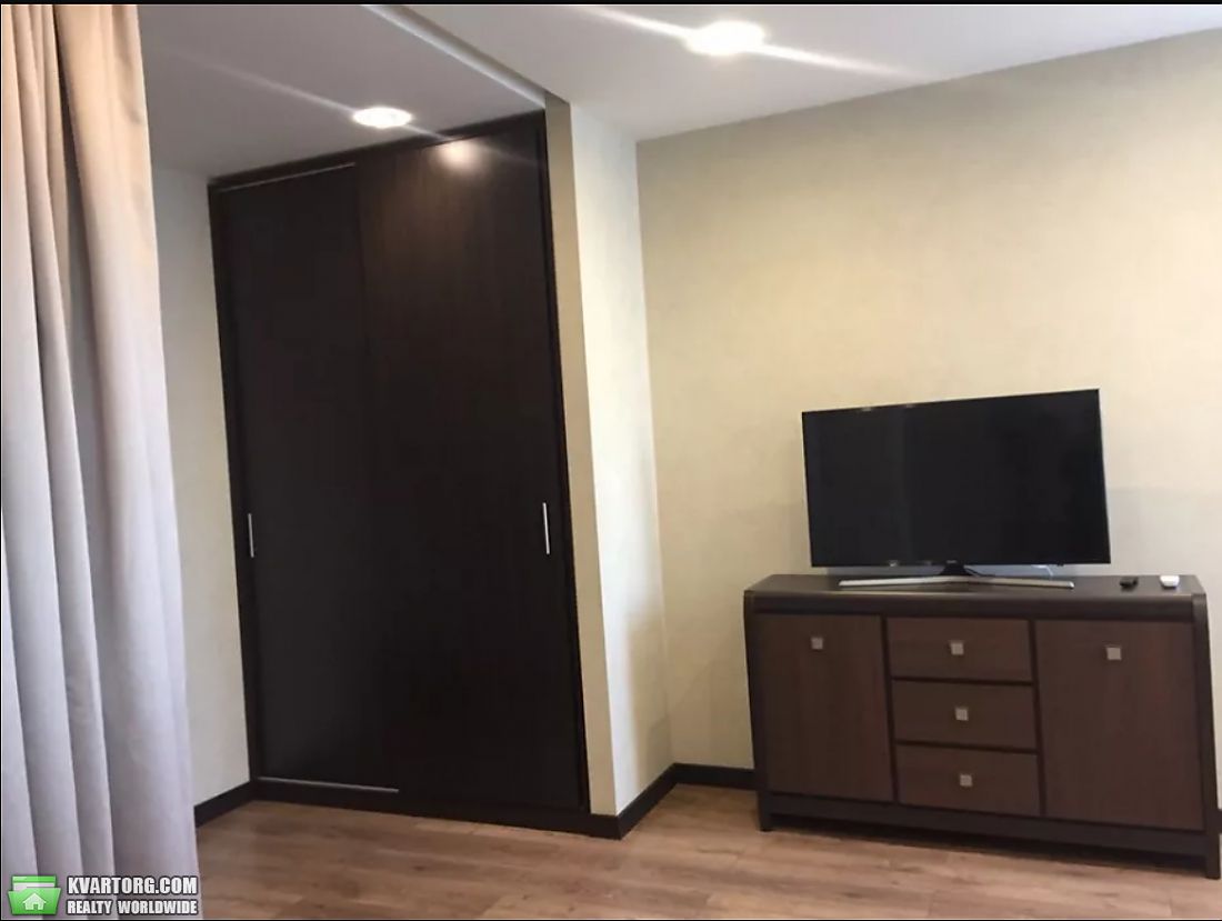 Rent out 1-room apartment. Киев, Максимовича — photo 4