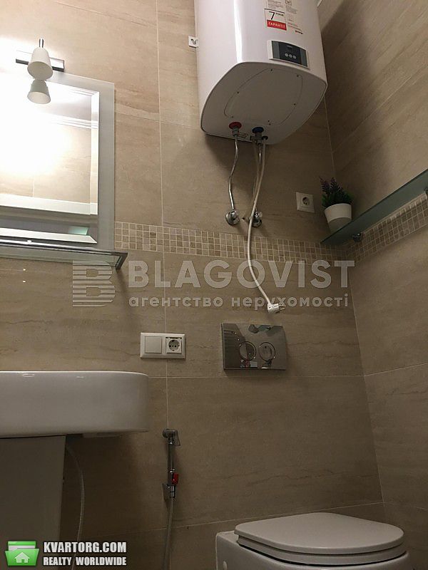 Rent out 2-room apartment. Киев,  Лютеранская — photo 8