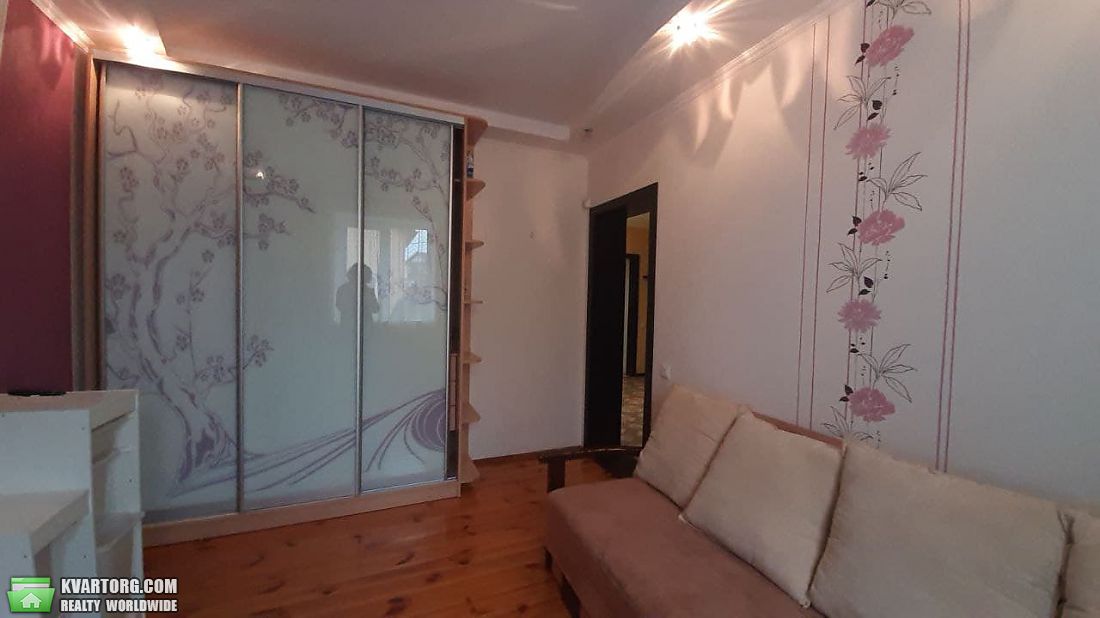 Rent out house. Киев,  Бажана — photo 1