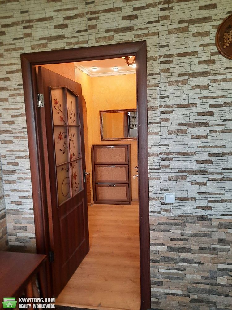 Rent out 2-room apartment. Киев,  Вершигоры — photo 5