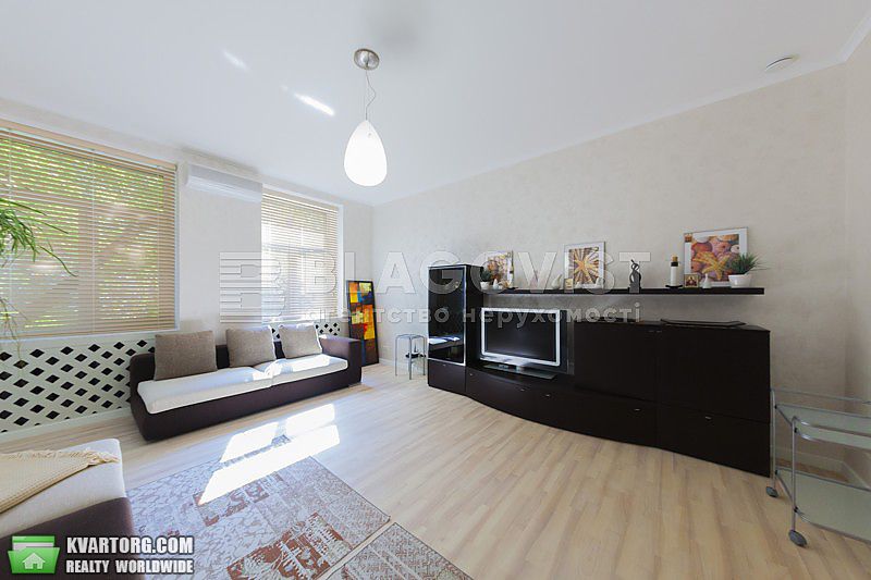 Rent out 2-room apartment. Киев,  Институтская — photo 1