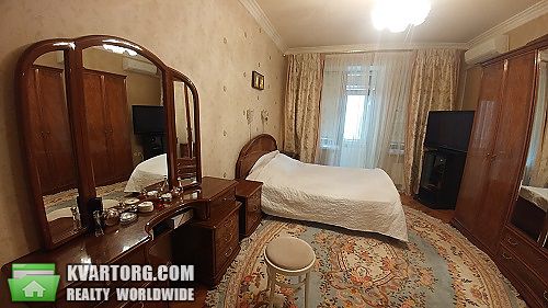 Sell 3-room apartment. Киев,  Дмитриевская — photo 1