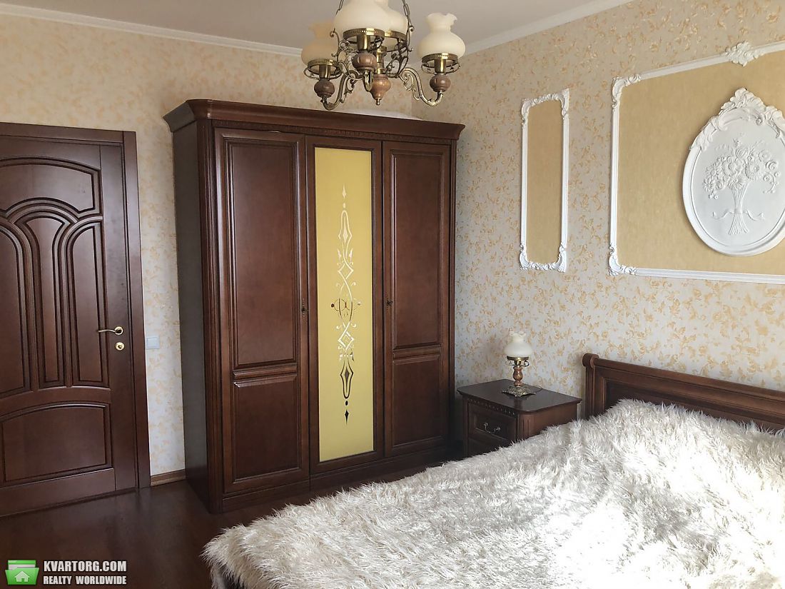 Rent out 2-room apartment. Киев,  Днепровская наб — photo 2