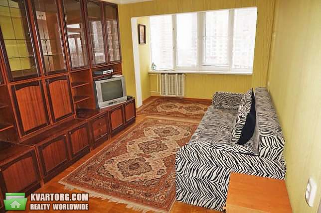 Rent out 2-room apartment. Киев,  Щорса — photo 2