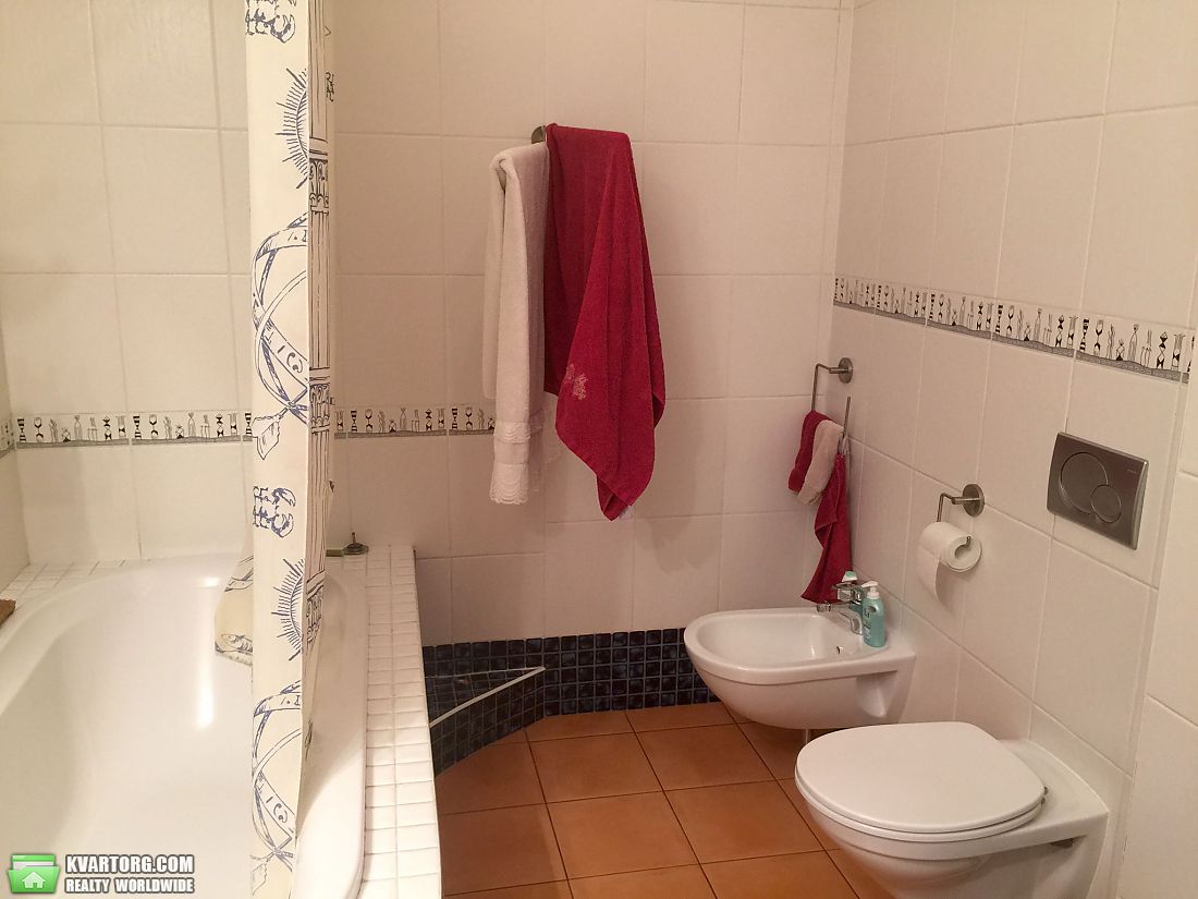 Rent out 3-room apartment. Киев,  Волошская — photo 9