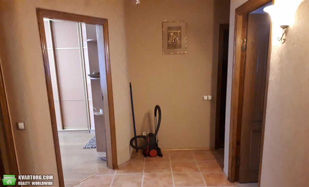 Rent out 3-room apartment. Киев,  Тургеневская — photo 3