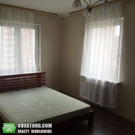 Rent out 2-room apartment. Киев,  Урловская — photo 2