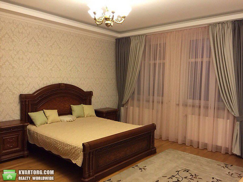Rent out 4-room apartment. Киев,  Щорса — photo 8