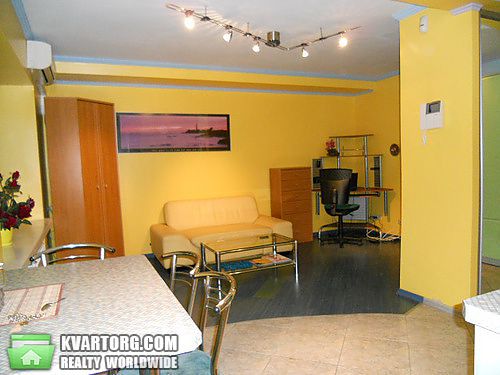 Sell 2-room apartment. Киев,  Жилянская — photo 1