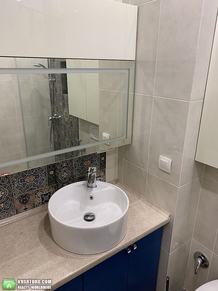 Rent out 2-room apartment. Киев,  Дегтяревская — photo 3