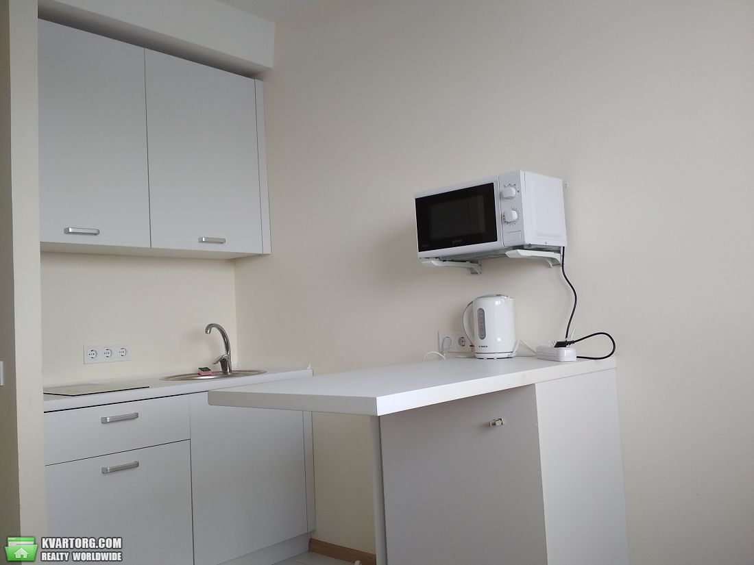Rent out 1-room apartment. Киев,  Машиностроительная — photo 3