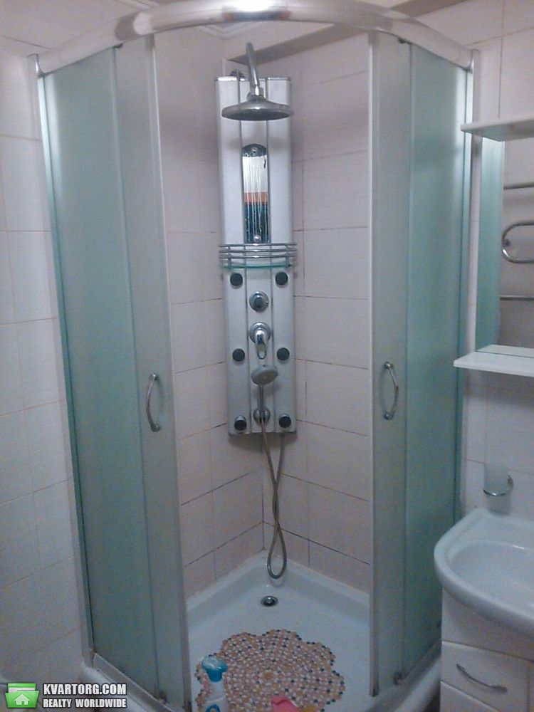 Rent out 1-room apartment. Киев,  Ромена Роллана бул — photo 5