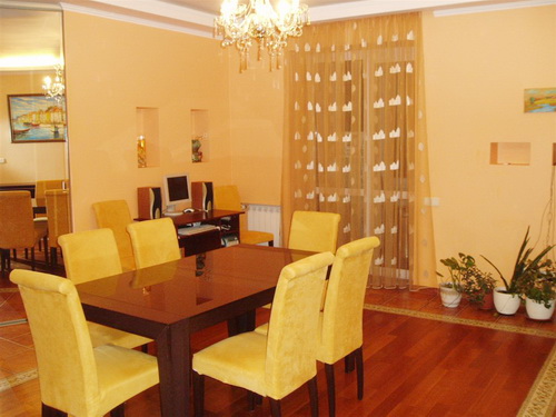 Rent out 3-room apartment. Киев,  Никольско-Ботаническая — photo 2