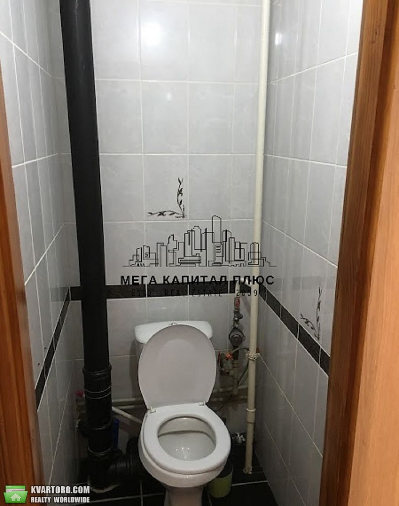 Rent out 2-room apartment. Киев, Эрнста — photo 9