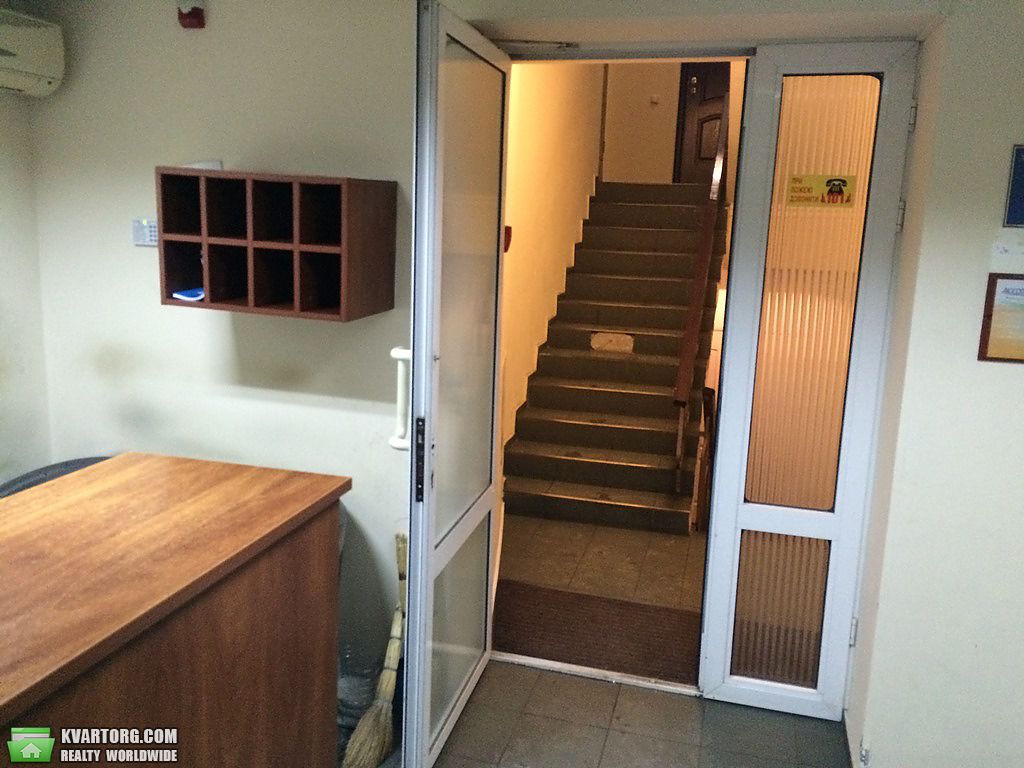 Rent out office. Киев, Жилянская — photo 2