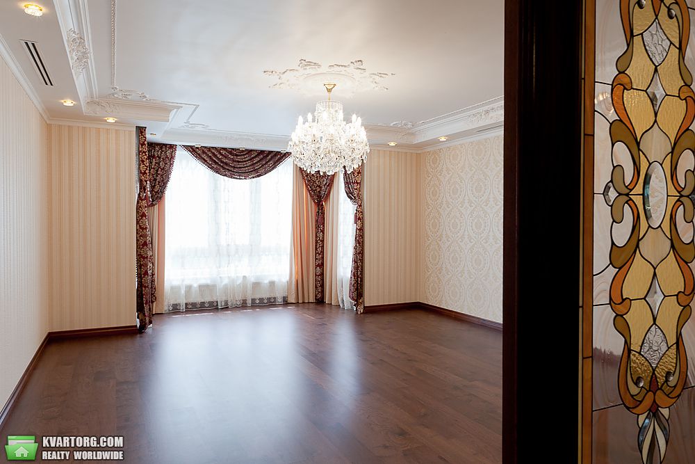 Rent out 4-room apartment. Киев,  Институтская — photo 4
