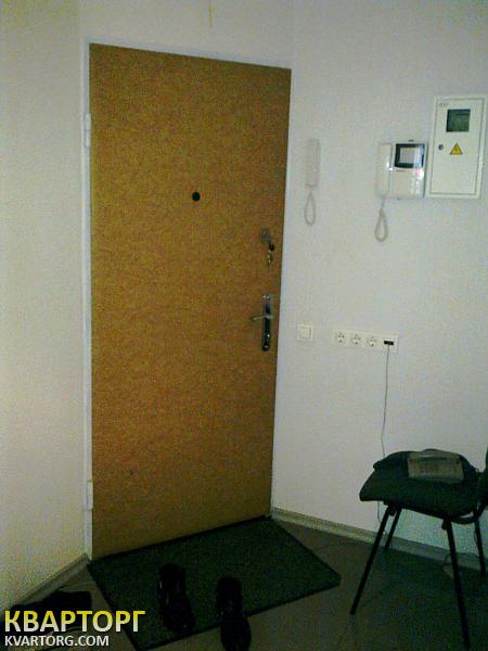 Rent out 2-room apartment. Киев, Фучика Юлиуса ул. — photo 2