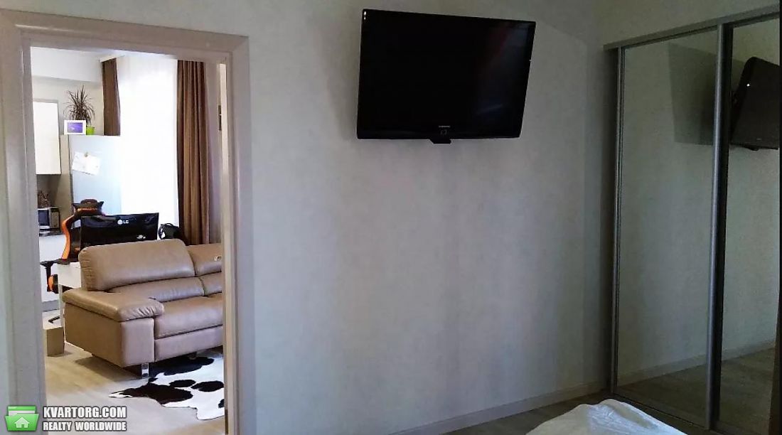 Rent out 2-room apartment. Киев, Коновальца — photo 8