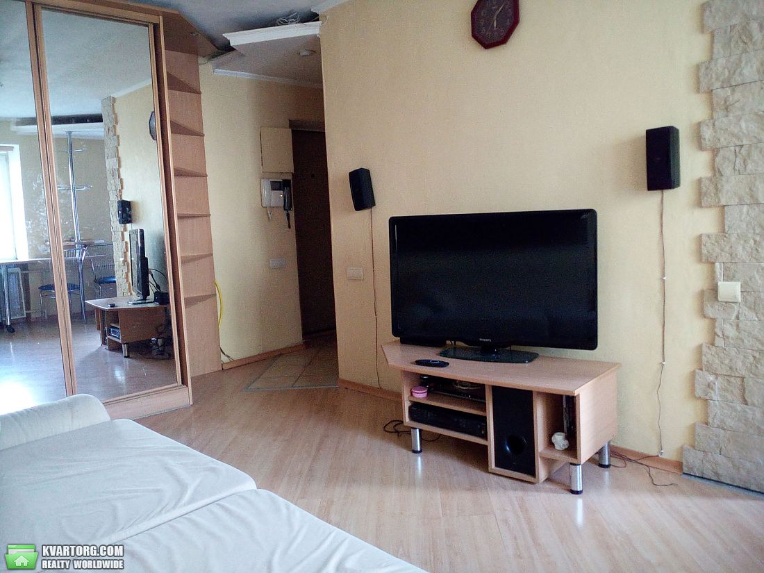 Sell 1-room apartment. Киев,  Дегтяревская — photo 3