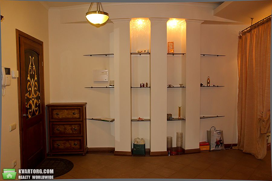 Sell 4-room apartment. Киев,  Дмитриевская — photo 2
