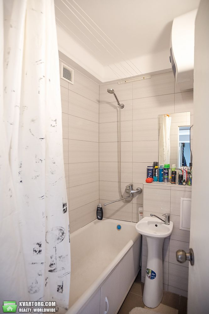 Sell 3-room apartment. Киев,  Героев Севастополя — photo 9