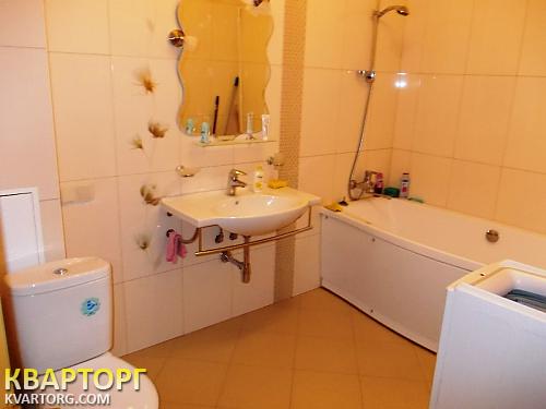 Rent out 2-room apartment. Киев,  Чавдар — photo 6