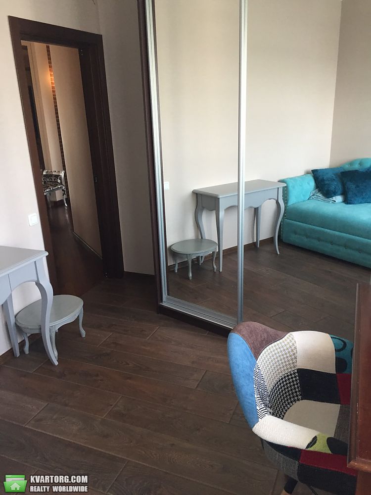 Rent out 3-room apartment. Киев,  Юрковская — photo 8