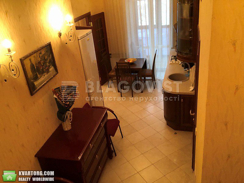 Rent out 2-room apartment. Киев,  Ярославов Вал — photo 4