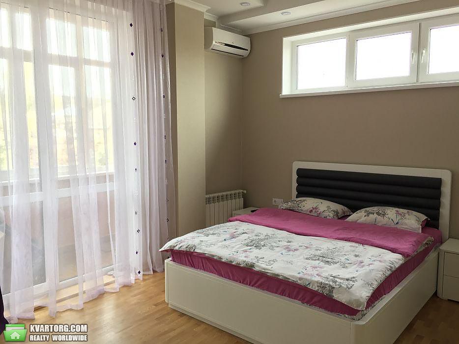 Rent out 3-room apartment. Киев,  Черногорская — photo 2