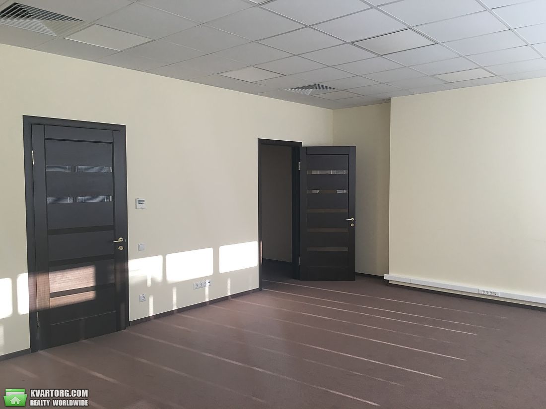 Rent out office. Киев, Кловский спуск — photo 1