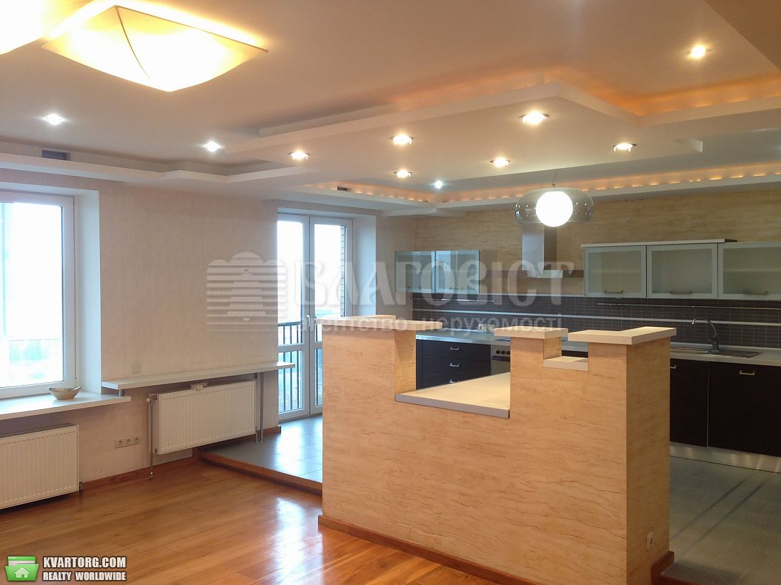 Rent out 4-room apartment. Киев,  Мирного Панаса — photo 1