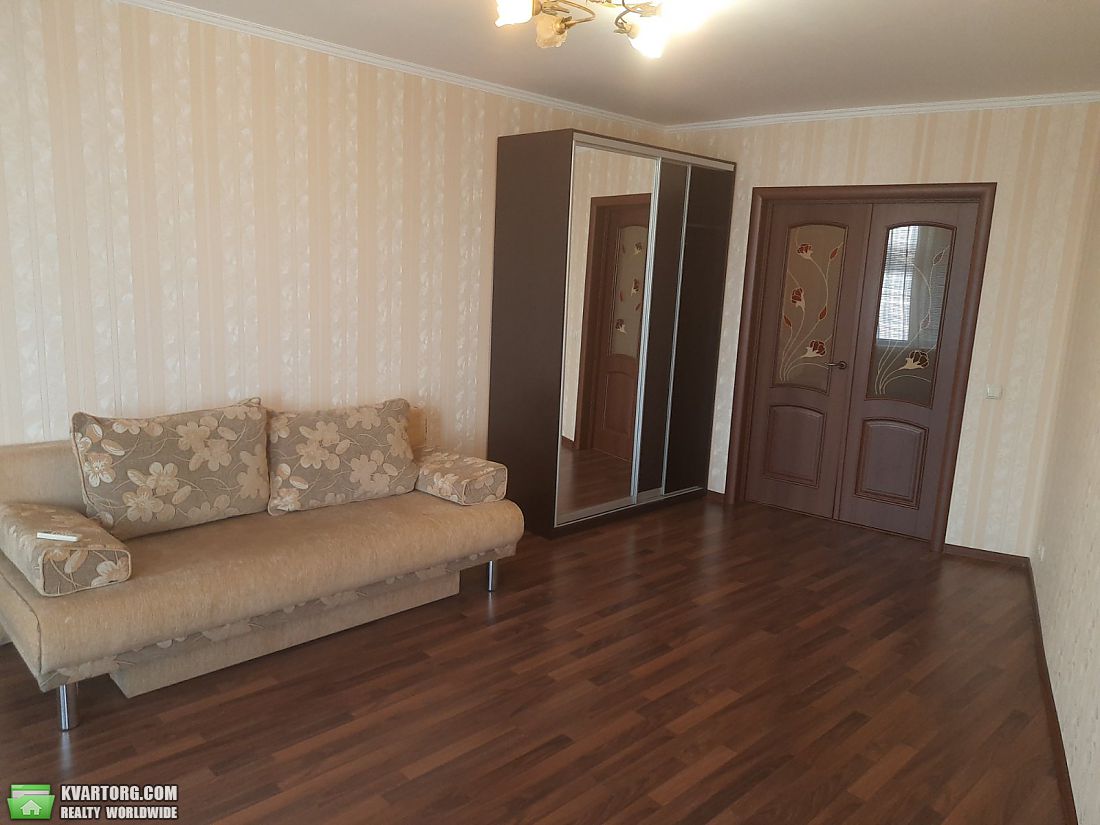 Rent out 1-room apartment. Киев,  Срибнокильская — photo 1