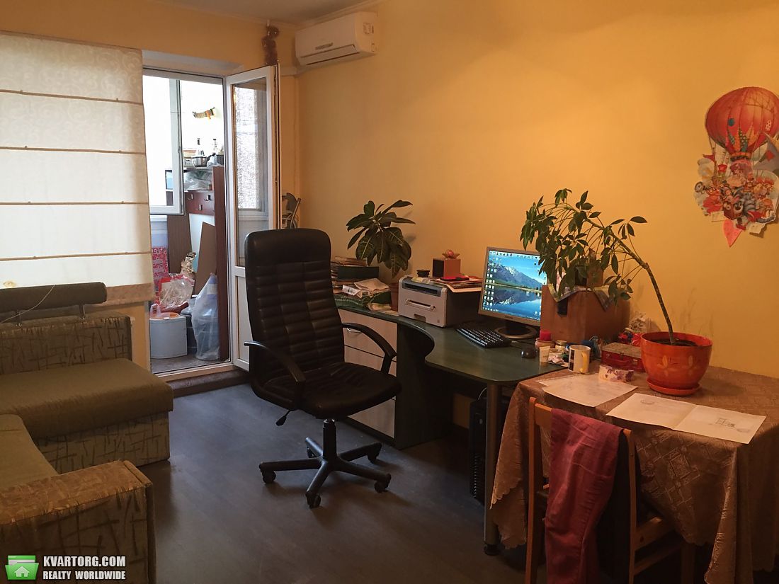 Sell 3-room apartment. Киев,  Свободы пр — photo 1