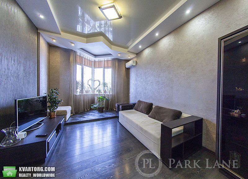 Sell 2-room apartment. Киев,  Щорса — photo 3