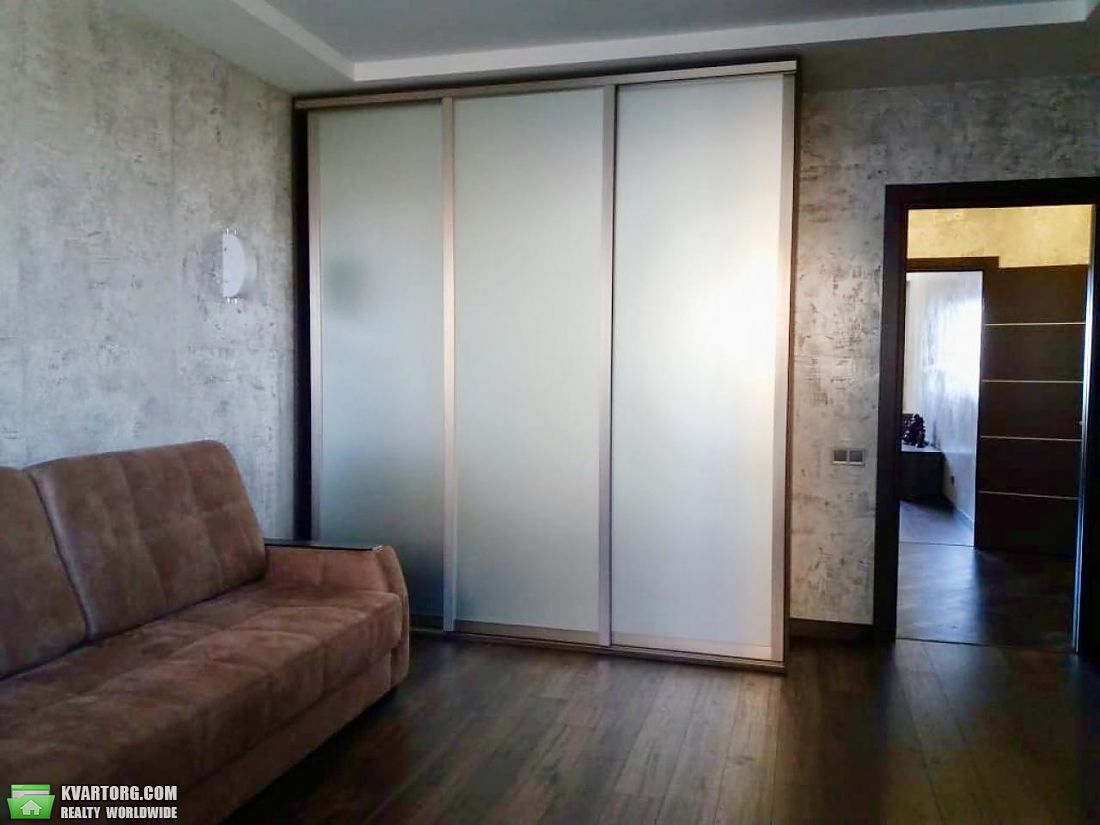 Rent out 4-room apartment. Киев,  Туманяна — photo 9