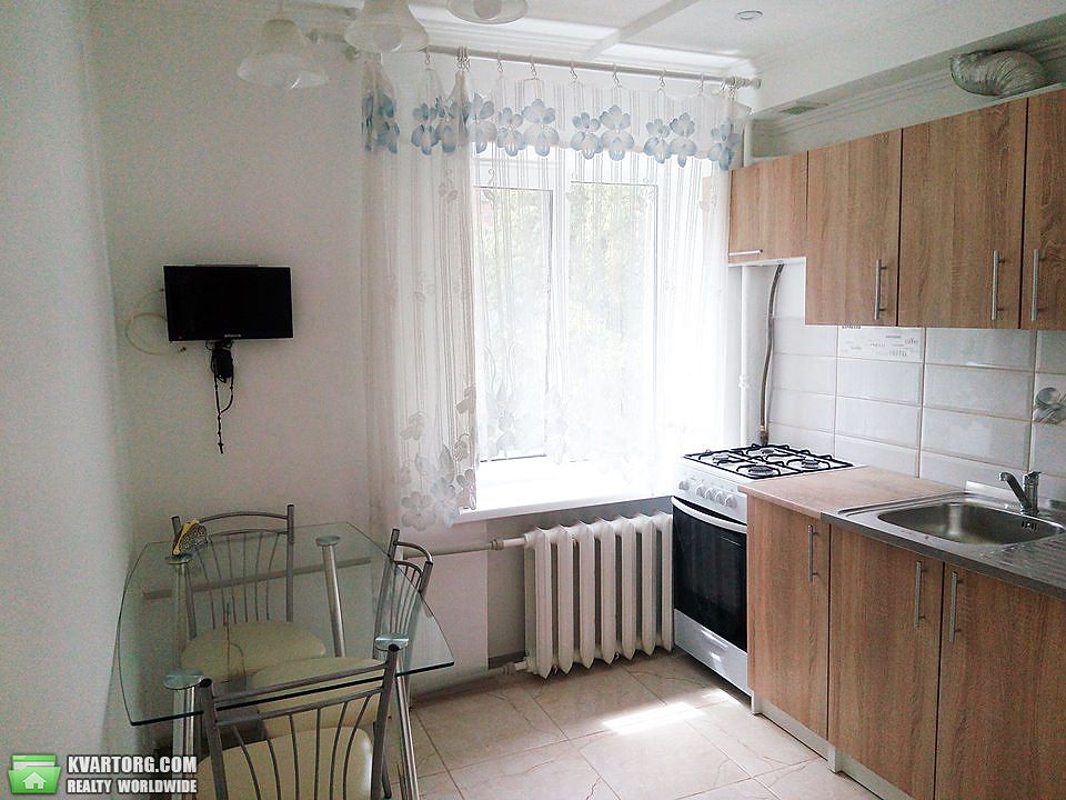 Rent out 2-room apartment. Киев,  Кустанайская — photo 5