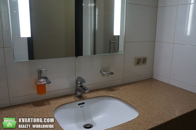 Rent out 3-room apartment. Киев,  Вышгородская — photo 7