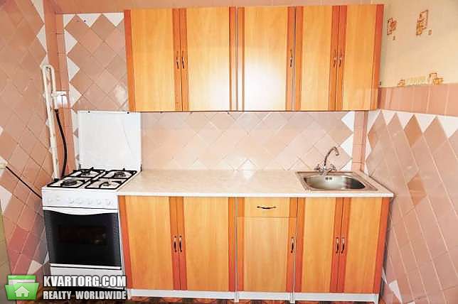 Rent out 2-room apartment. Киев,  Щорса — photo 5