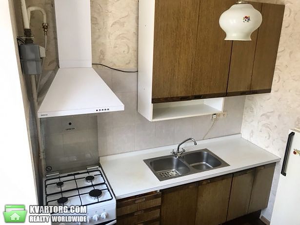 Rent out 3-room apartment. Киев,  Большая Житомирская — photo 2